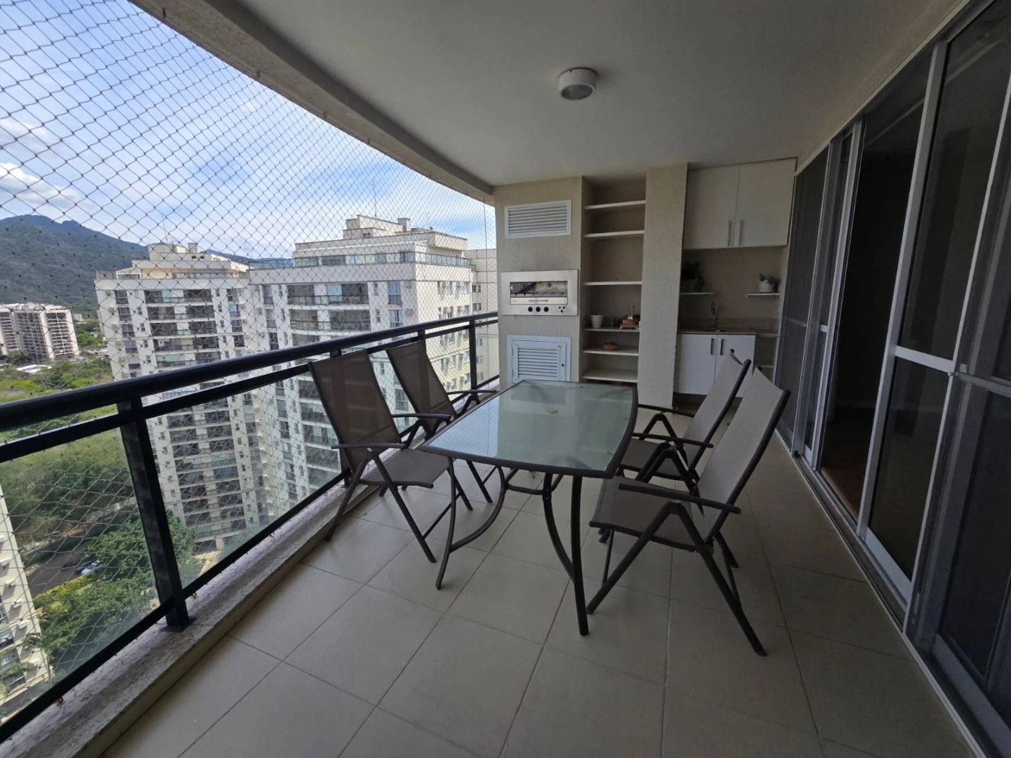 169 m² apartment with 4 en-suite rooms and private BBQ — photo 12