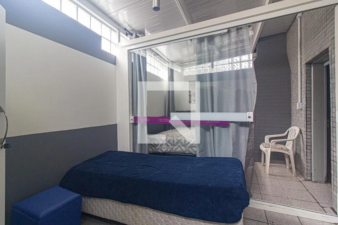 Furnished studio, 60 m², with a glass-enclosed balcony — photo 19