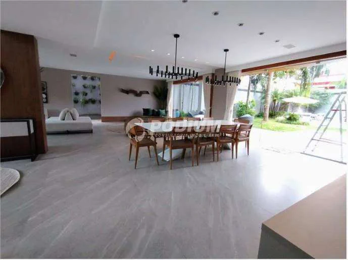 Casa mobiliada com 5 suítes e 13 banheiros — photo 28