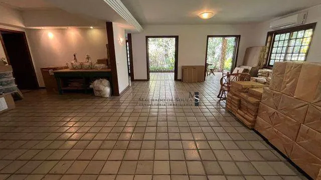 Furnished house, 395 m², with a glass-enclosed balcony — photo 25
