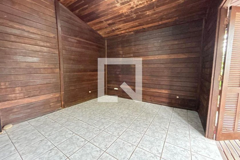 Balcony with a grill in a 3-bedroom house, 100 m² — photo 22