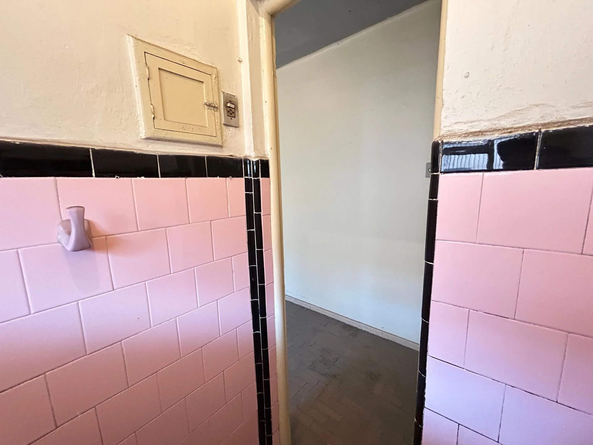 Apartamento sin amueblar con 1 dormitorio y suelo cerámico — photo 22