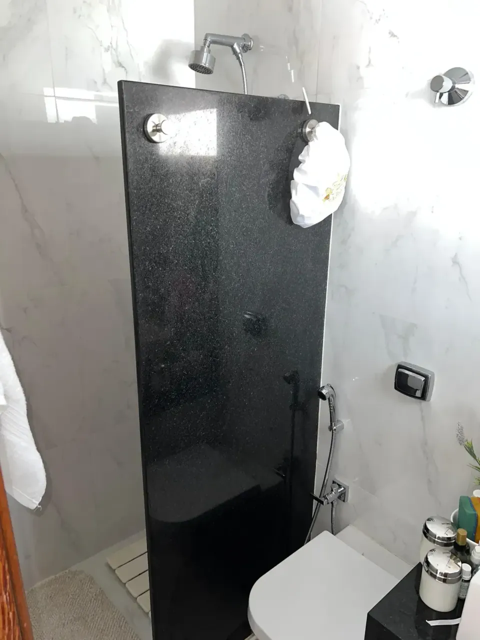 Apartamento com 1 quarto, 3 banheiros e varanda — photo 2