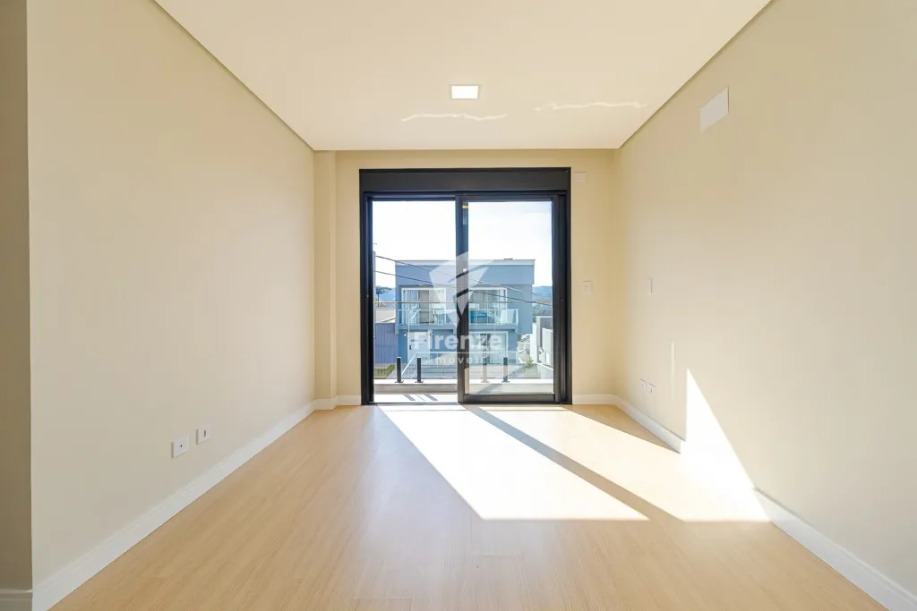 Furnished house with 4 bedrooms and 320 m² — photo 21
