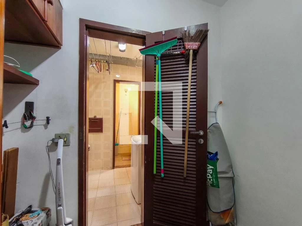 Furnished 4-bedroom apartment with balcony — photo 81