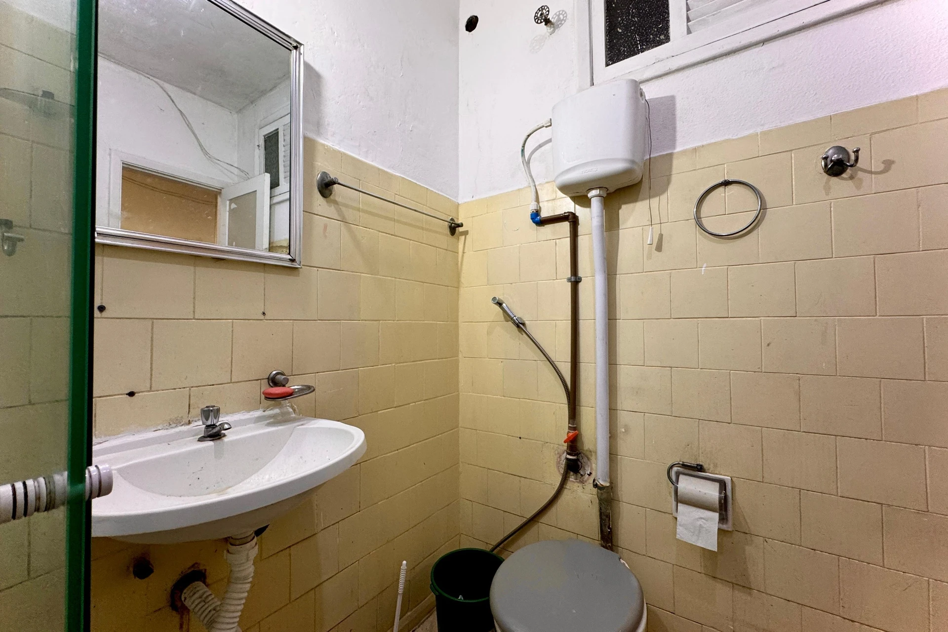 Estudio amueblado con cocina separada y cocina a gas — photo 19