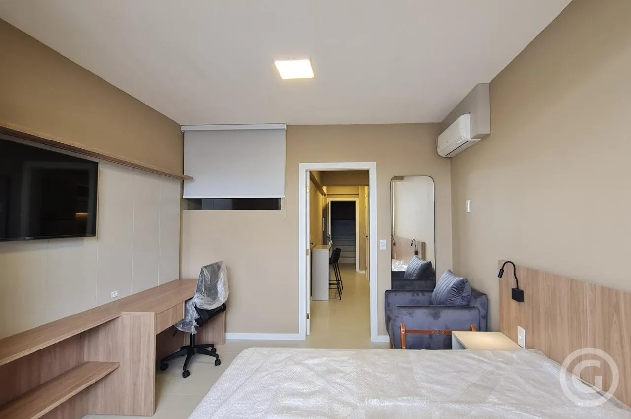Home office in a one-bedroom apartment, 21 m² — photo 15