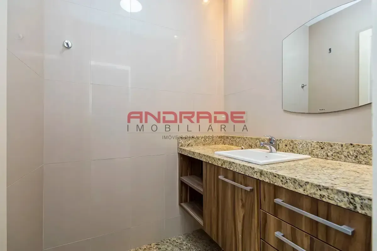 Apartment with 3 bedrooms and glass balcony — photo 40