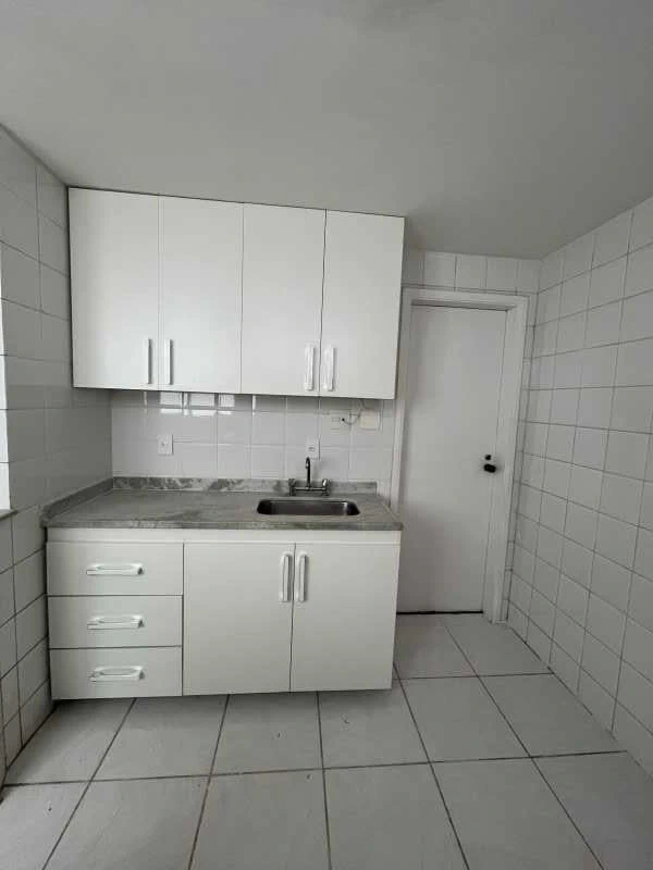 3-bedroom apartment in a building with a pool — photo 16