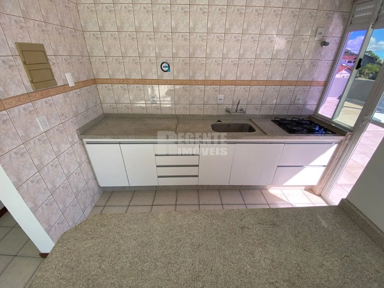 3 quartos e churrasqueira privativa: apartamento de 243 m²