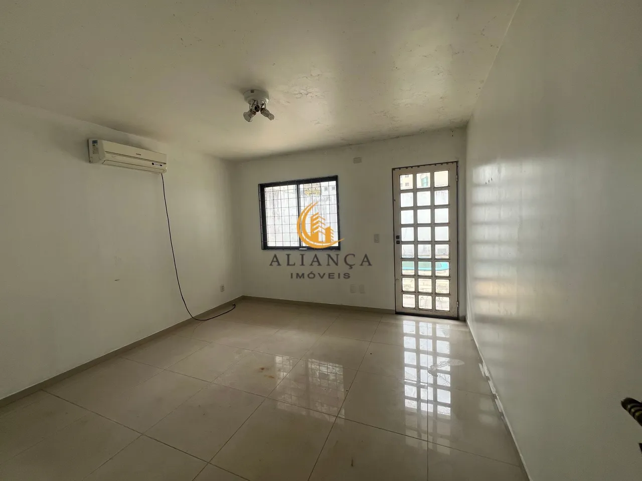 5-bedroom house with a bathtub in Florianópolis — photo 7