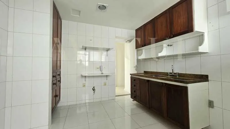 Вид на воду та 4 спальні: квартира 258 м² — photo 29