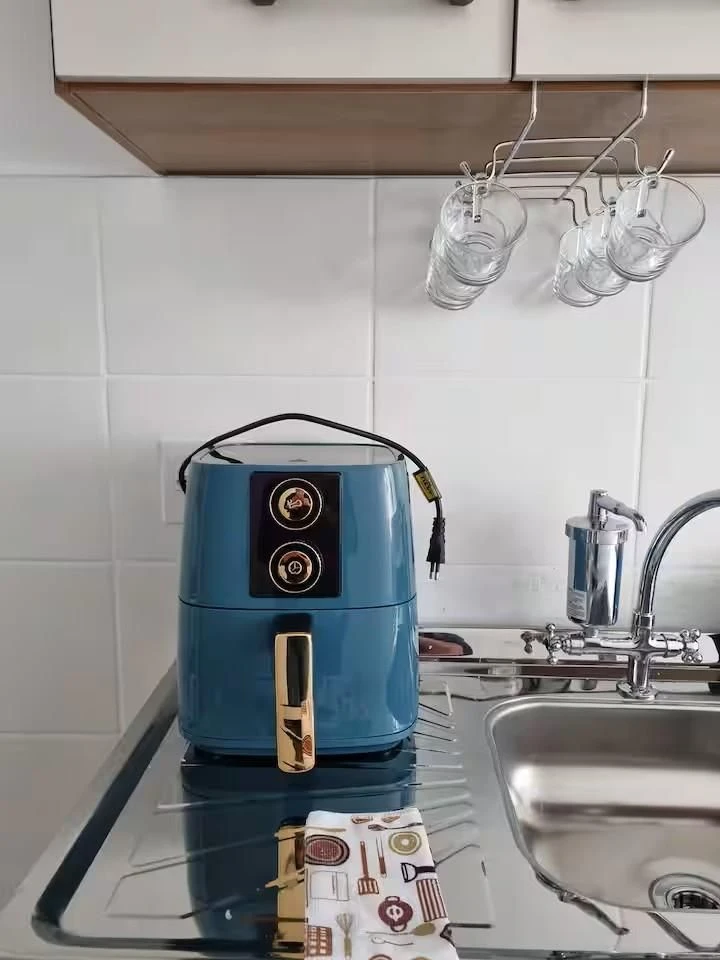 Furnished 2-bedroom apartment with a gas stove — photo 4