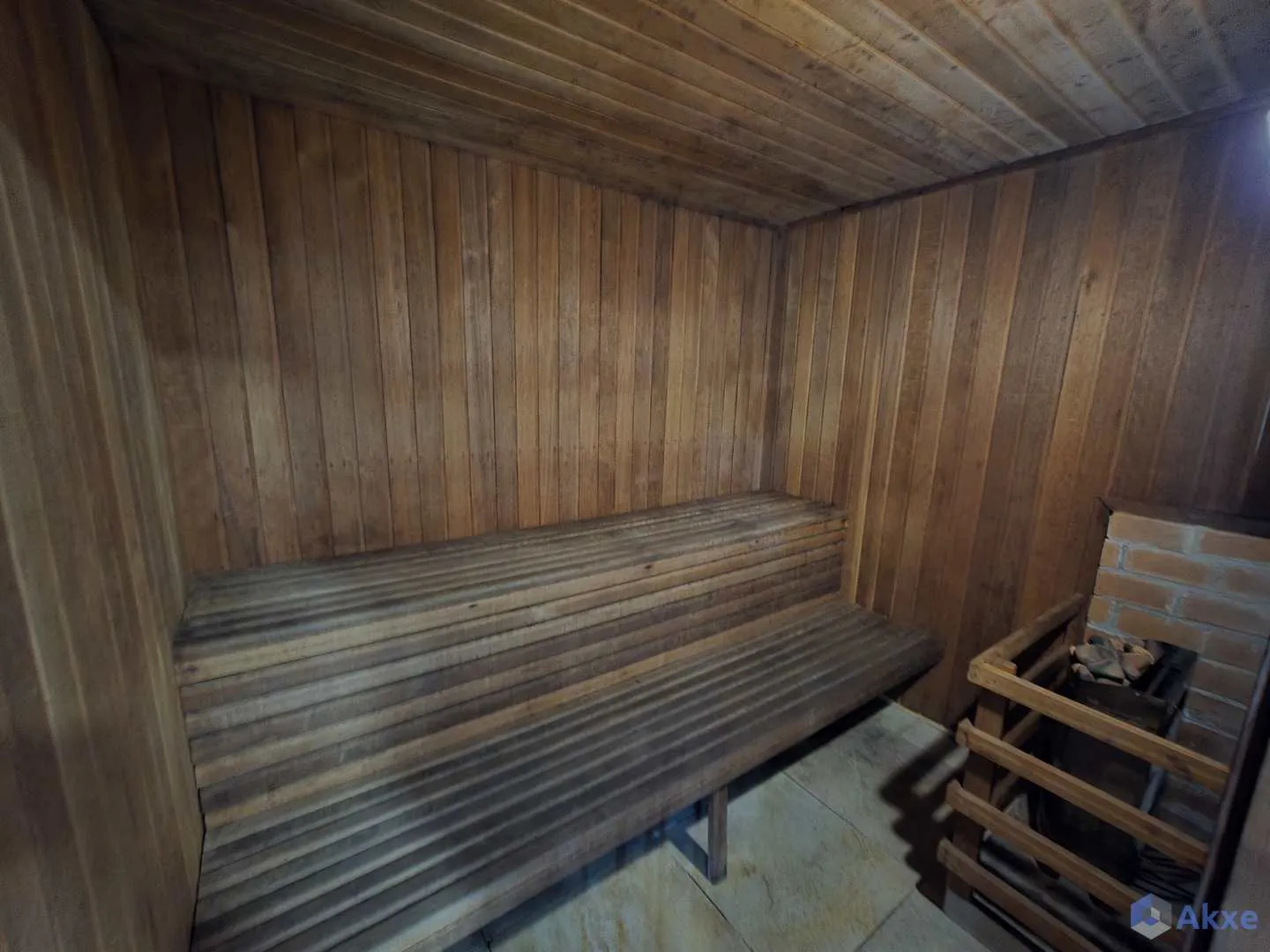 2-bedroom apartment with an enclosed glass balcony — photo 41