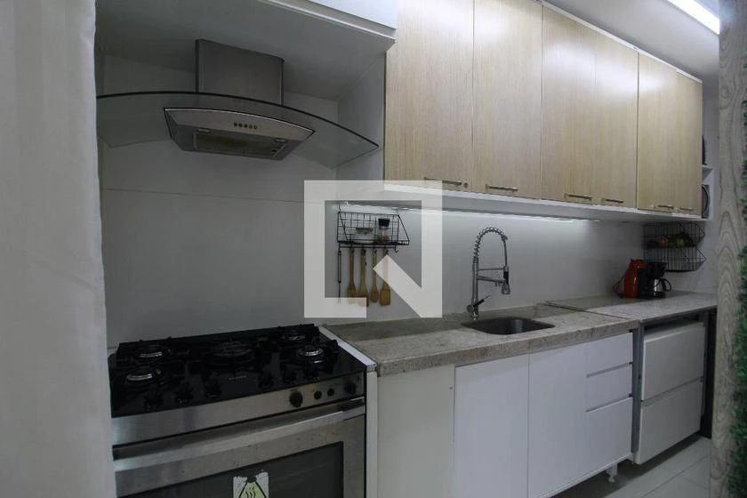 2-bedroom apartment in a building with a gym — photo 2