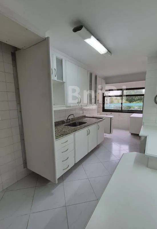 Home office in a 3-bedroom apartment, 110 m² — photo 28