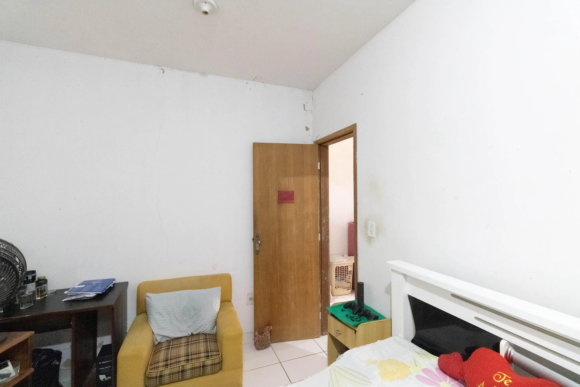 Casa mobiliada com 3 quartos e cozinha com fogão a gás — photo 41