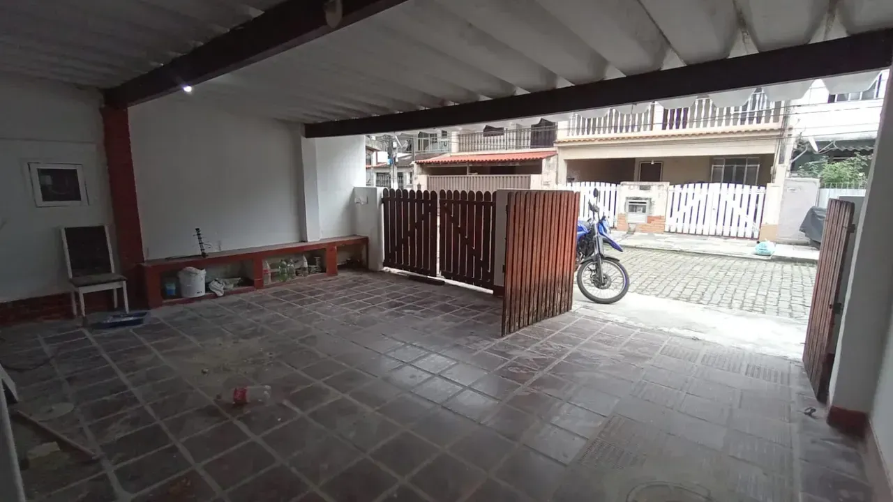 4-bedroom house with 2 bathrooms and 2 parking spots — photo 5