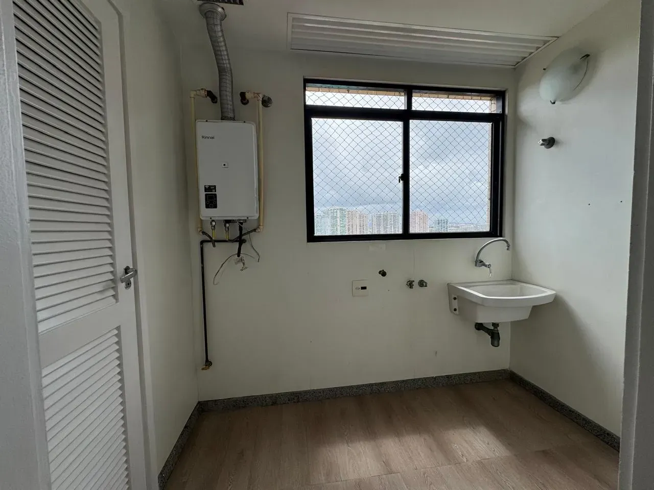 2-bedroom apartment in a building with a sauna — photo 18