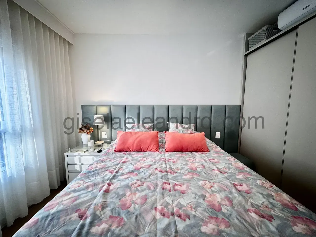 Furnished 2-bedroom apartment with 3 bathrooms — photo 10