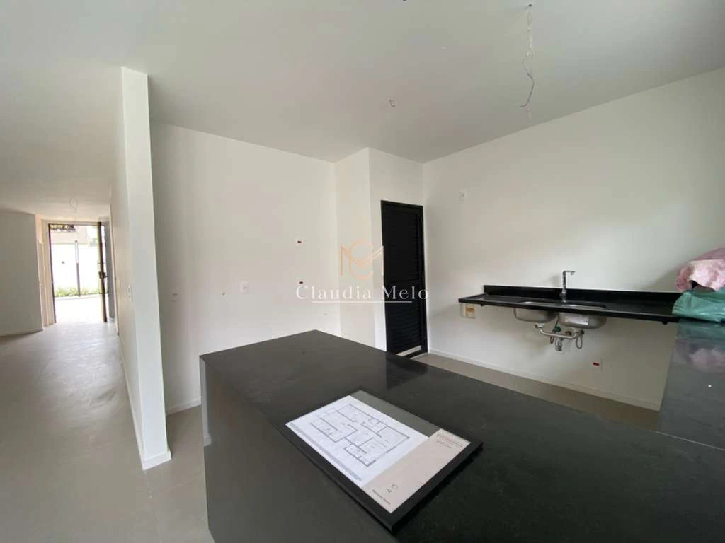Casa sem mobília com 4 quartos e churrasco privativo — photo 7
