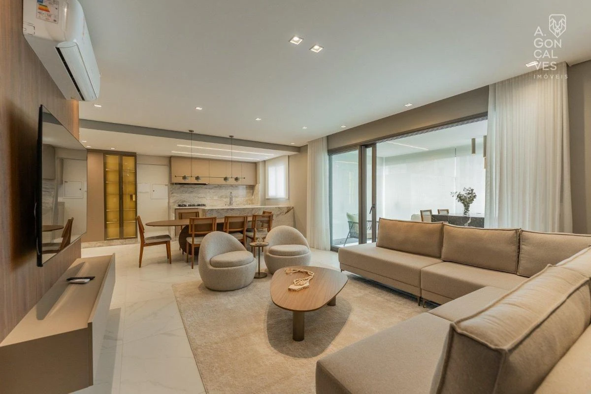 Furnished apartment, 139 m², with a glass-enclosed balcony — photo 6