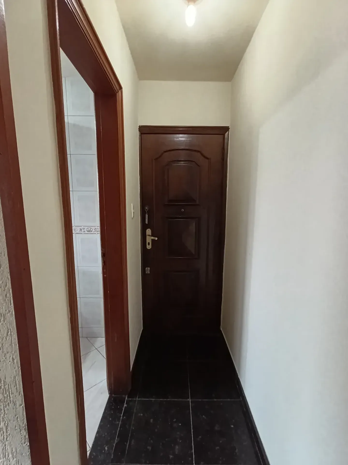 2-bedroom apartment in a building with a gym — photo 21
