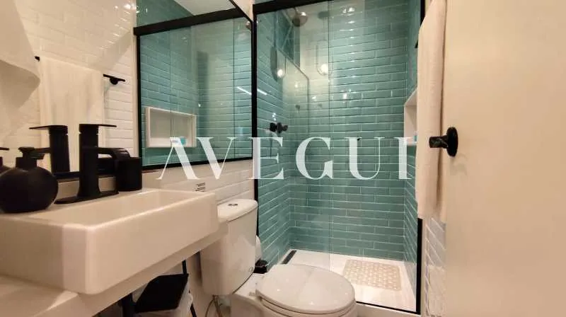 Apartamento mobiliado com 2 quartos e varanda de vidro — photo 9