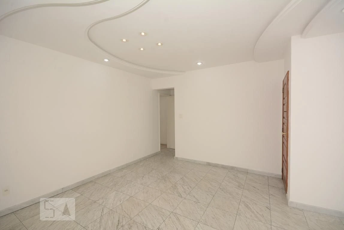 4-bedroom apartment in a building with a pool — photo 22