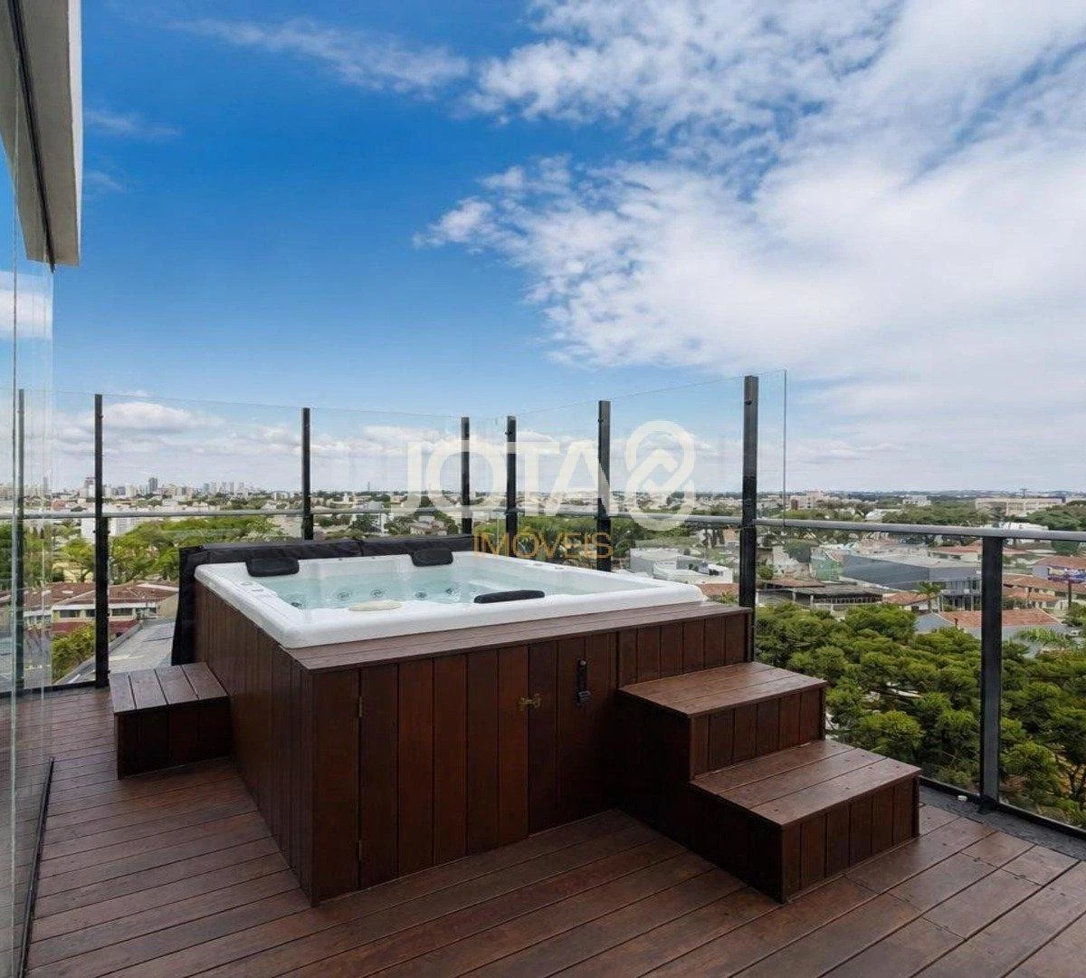 Floor-to-ceiling windows in a 3-bedroom apartment, 150 m² — photo 12