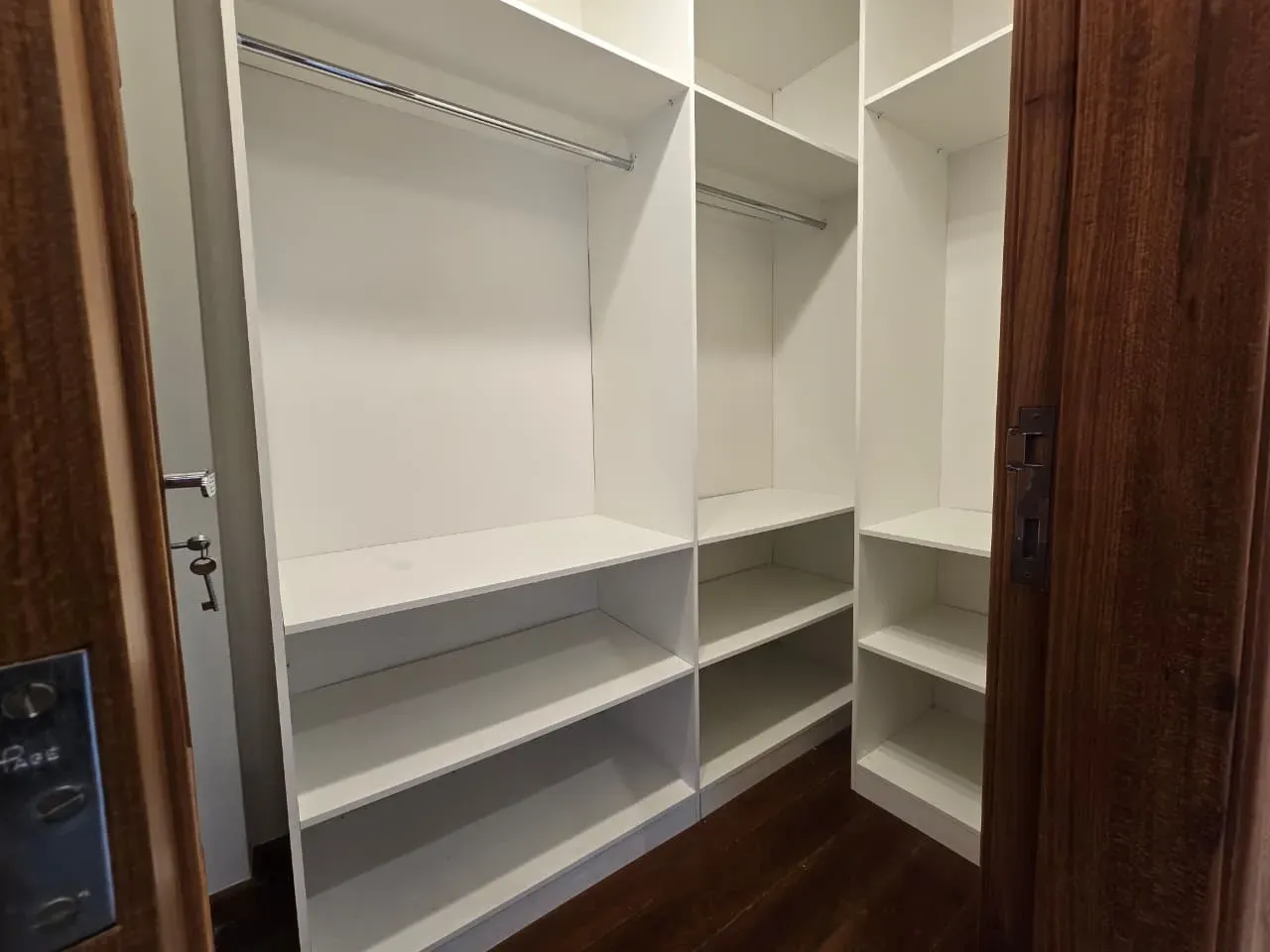 Будинок на 450 м² з 4 спальнями та кухнею з газом — photo 17
