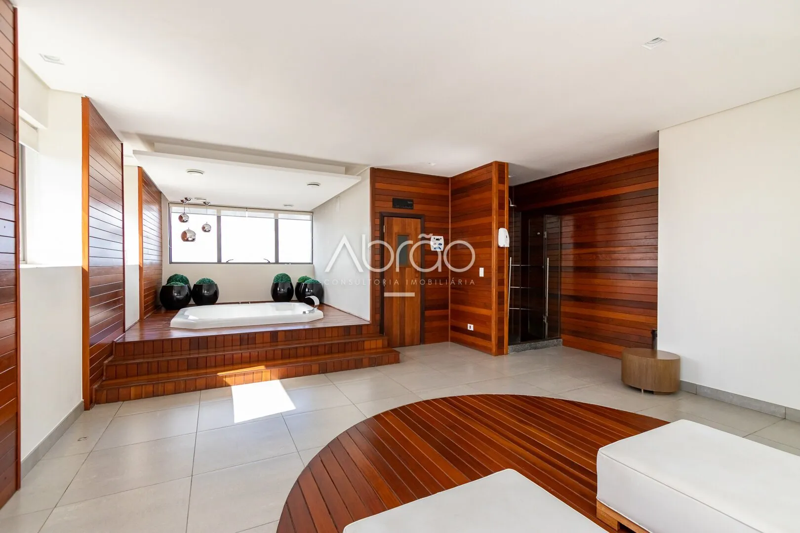 90 m² apartment with floor-to-ceiling windows and a bathtub — photo 27