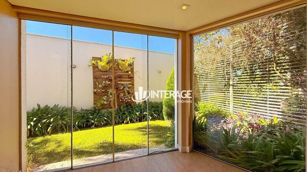 Condo house with private garden and laundry area — photo 32
