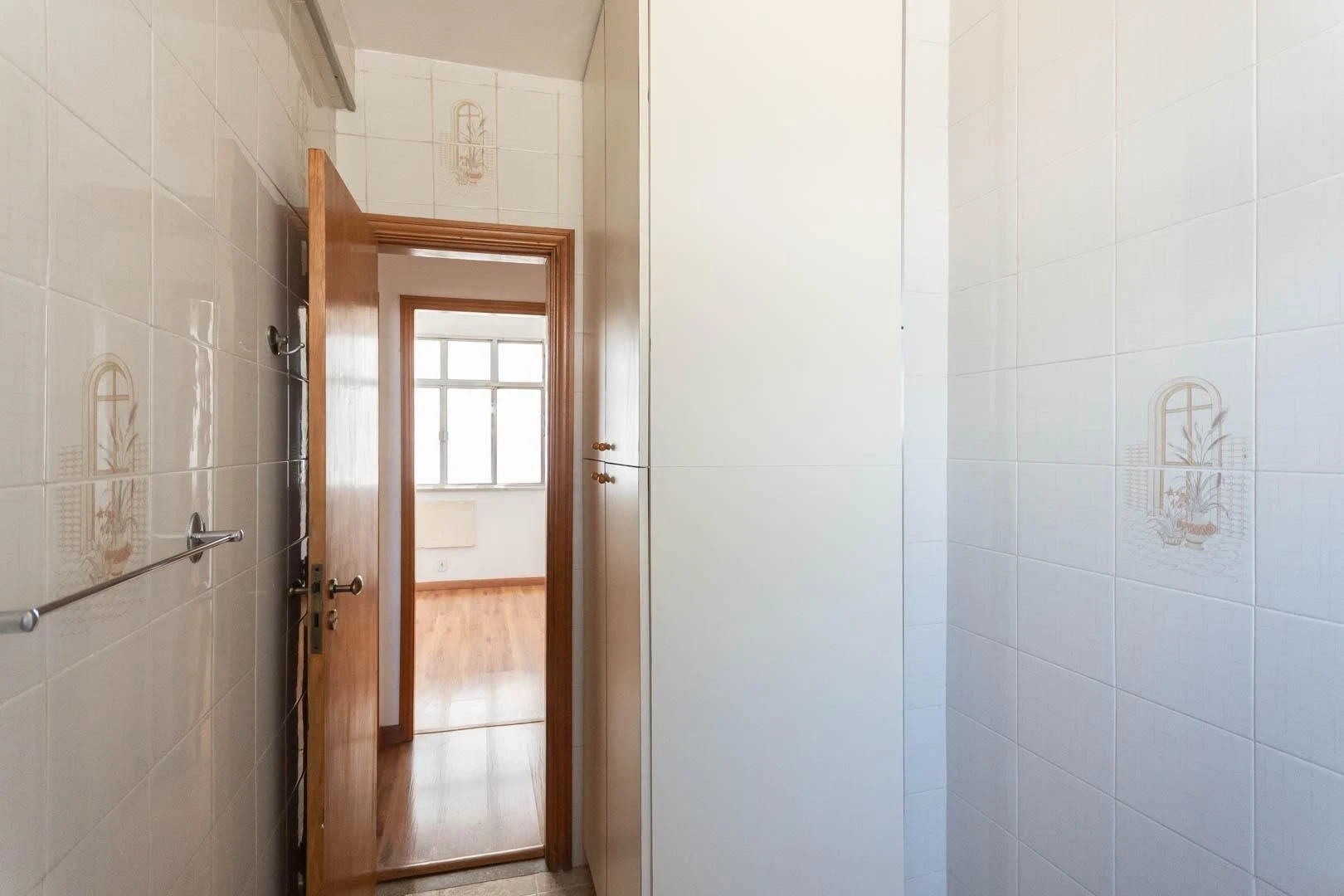2-bedroom apartment with 1 bathroom, no parking space — photo 32