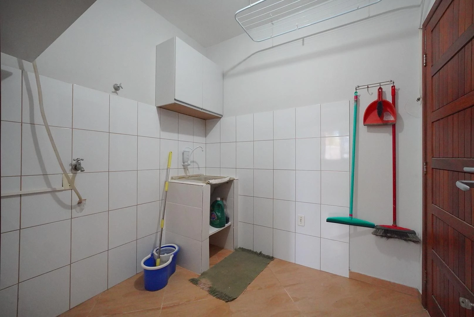 78 m² house with a jacuzzi and a bathtub — photo 12