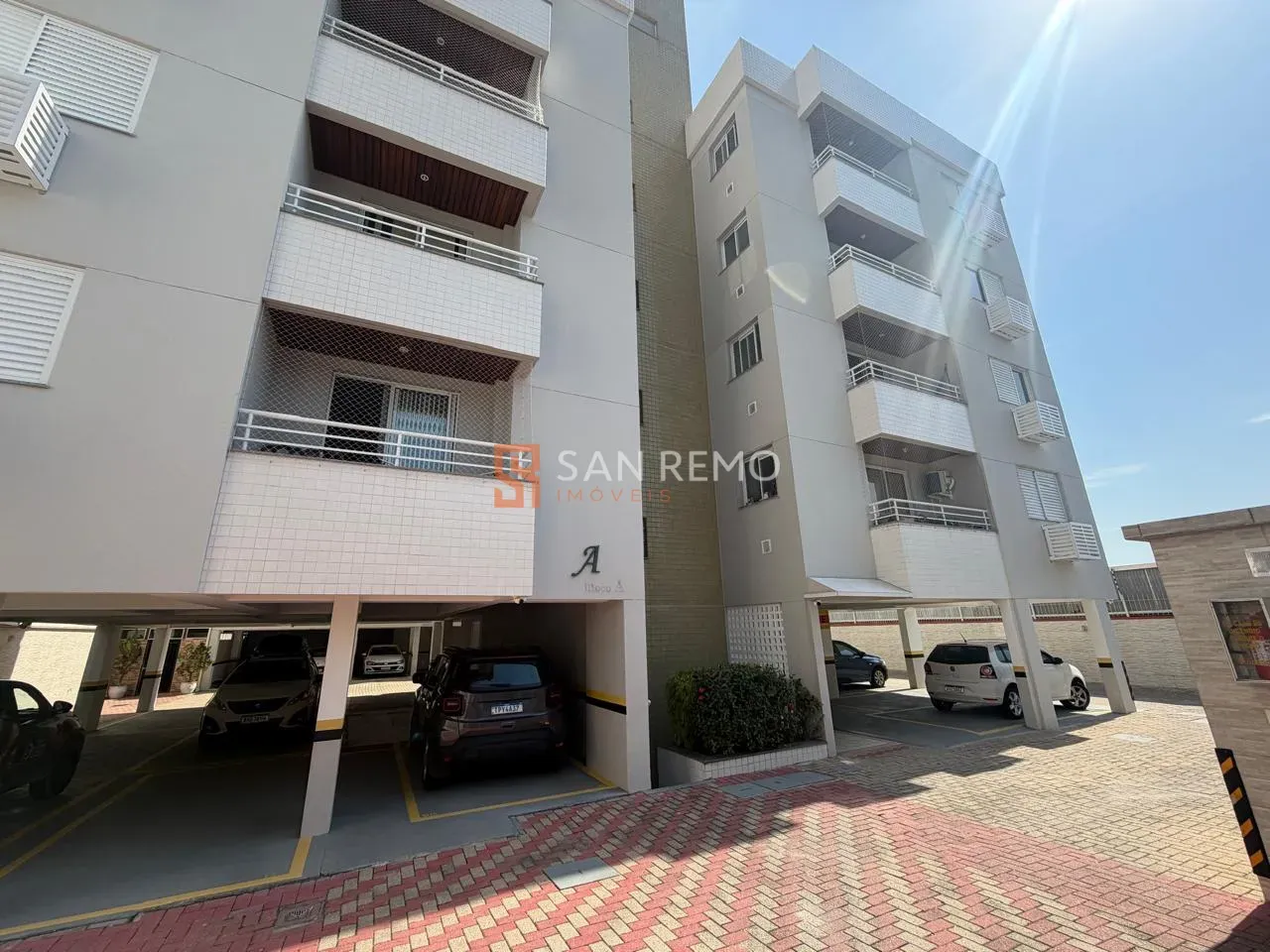 Apartamento de 2 quartos com sacada e 1 vaga
