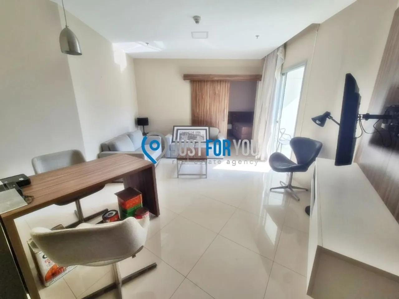 1-bedroom apartment with a balcony and 55 m² — photo 7
