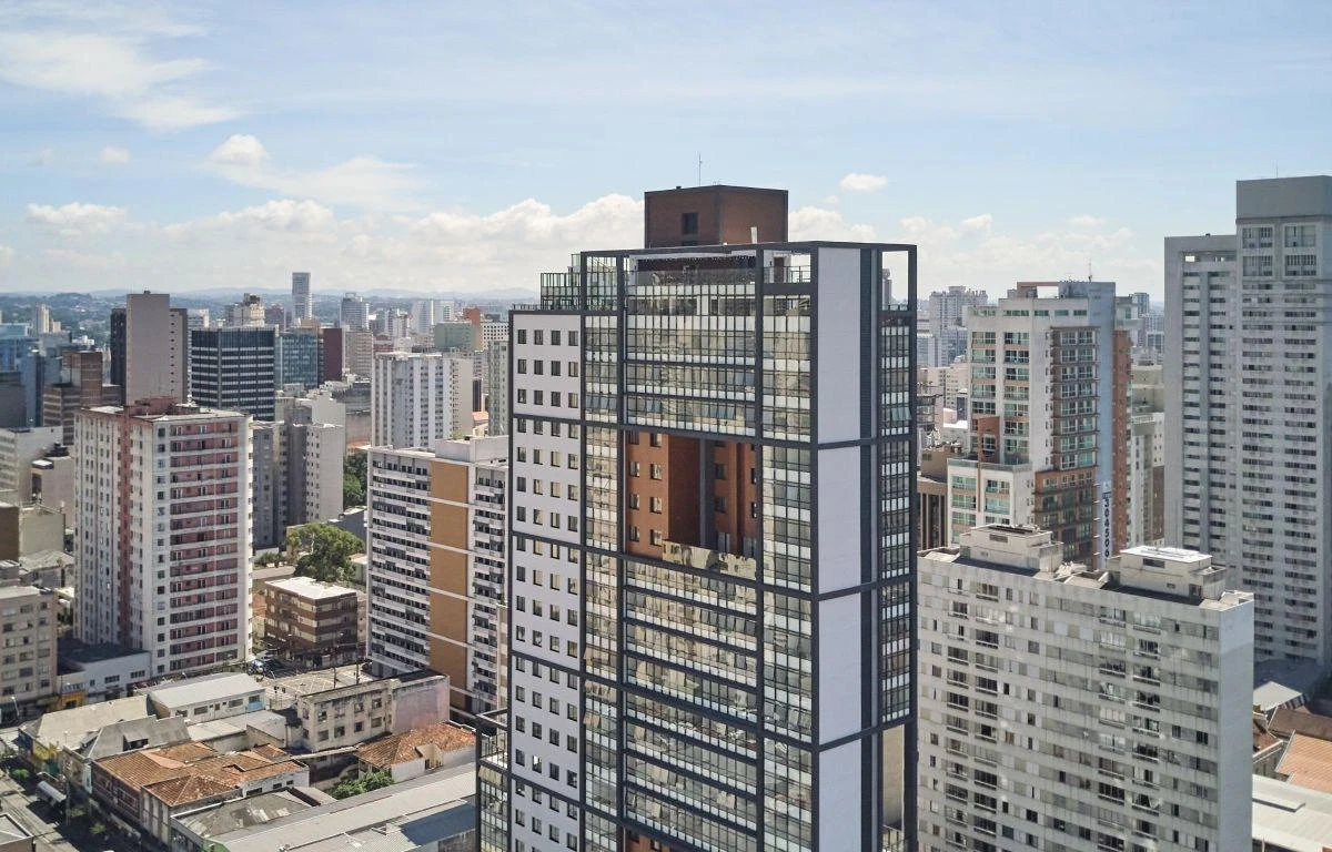Floor-to-ceiling windows in a one-bedroom apartment, 45 m² — photo 22