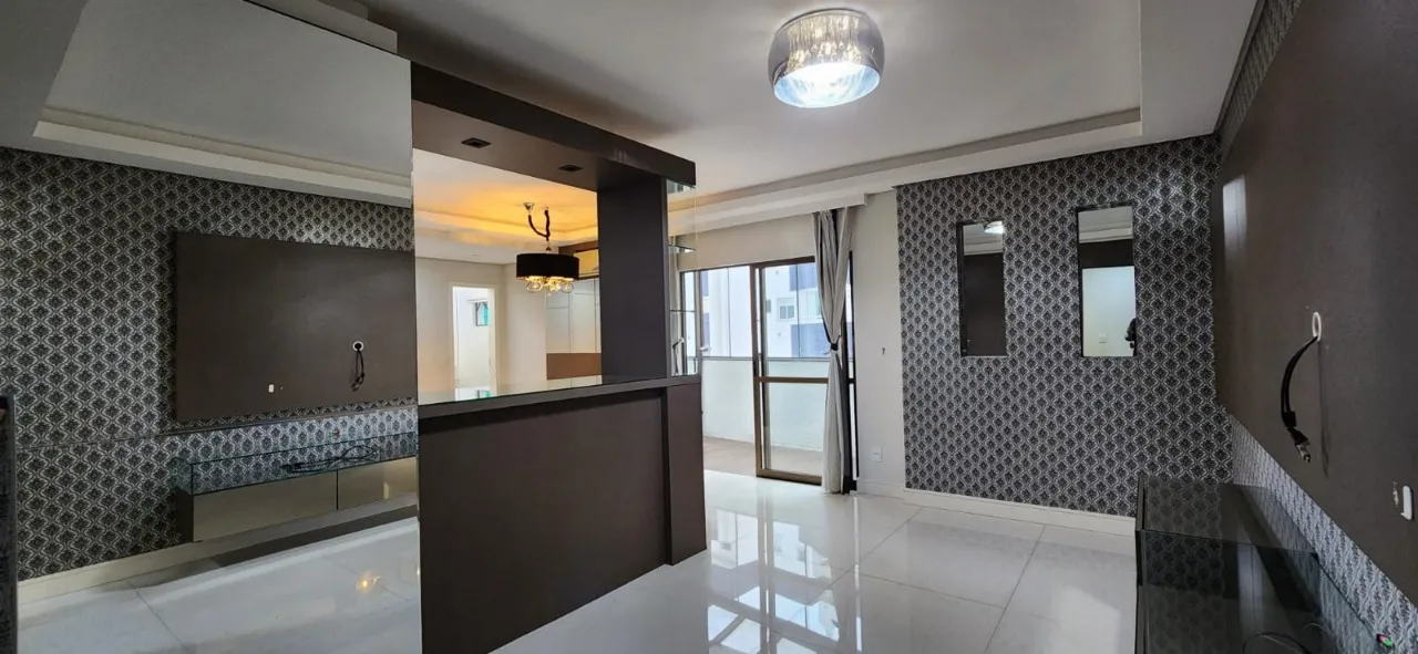 Furnished 3-bedroom apartment with enclosed balcony