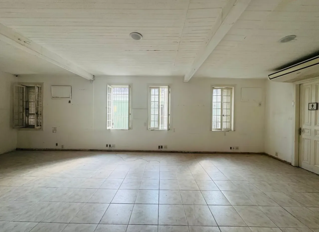 Casa sem mobília com 5 quartos e 2 vagas de garagem — photo 5