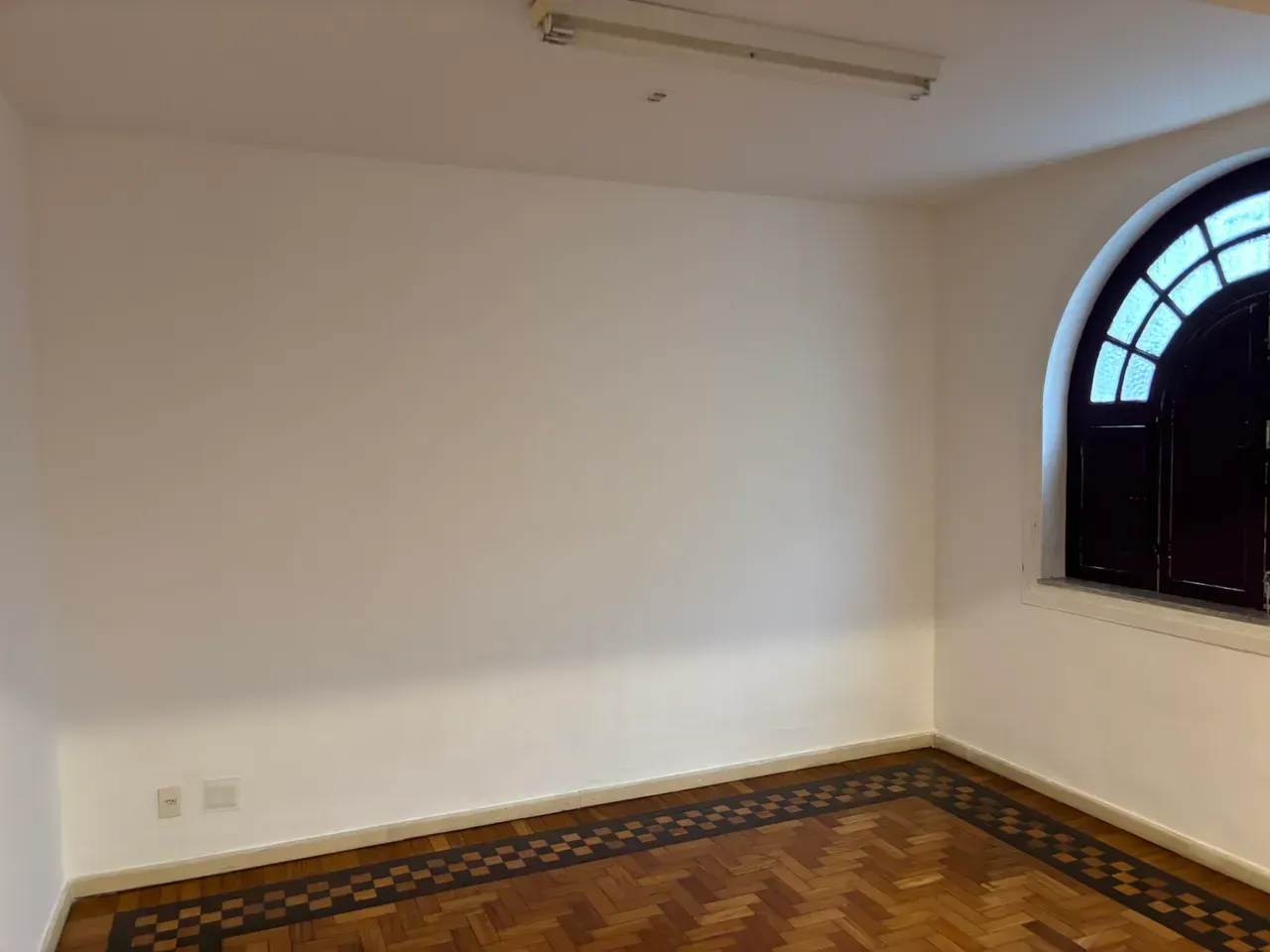 Rental house with 5 bedrooms and 215 m² — photo 4