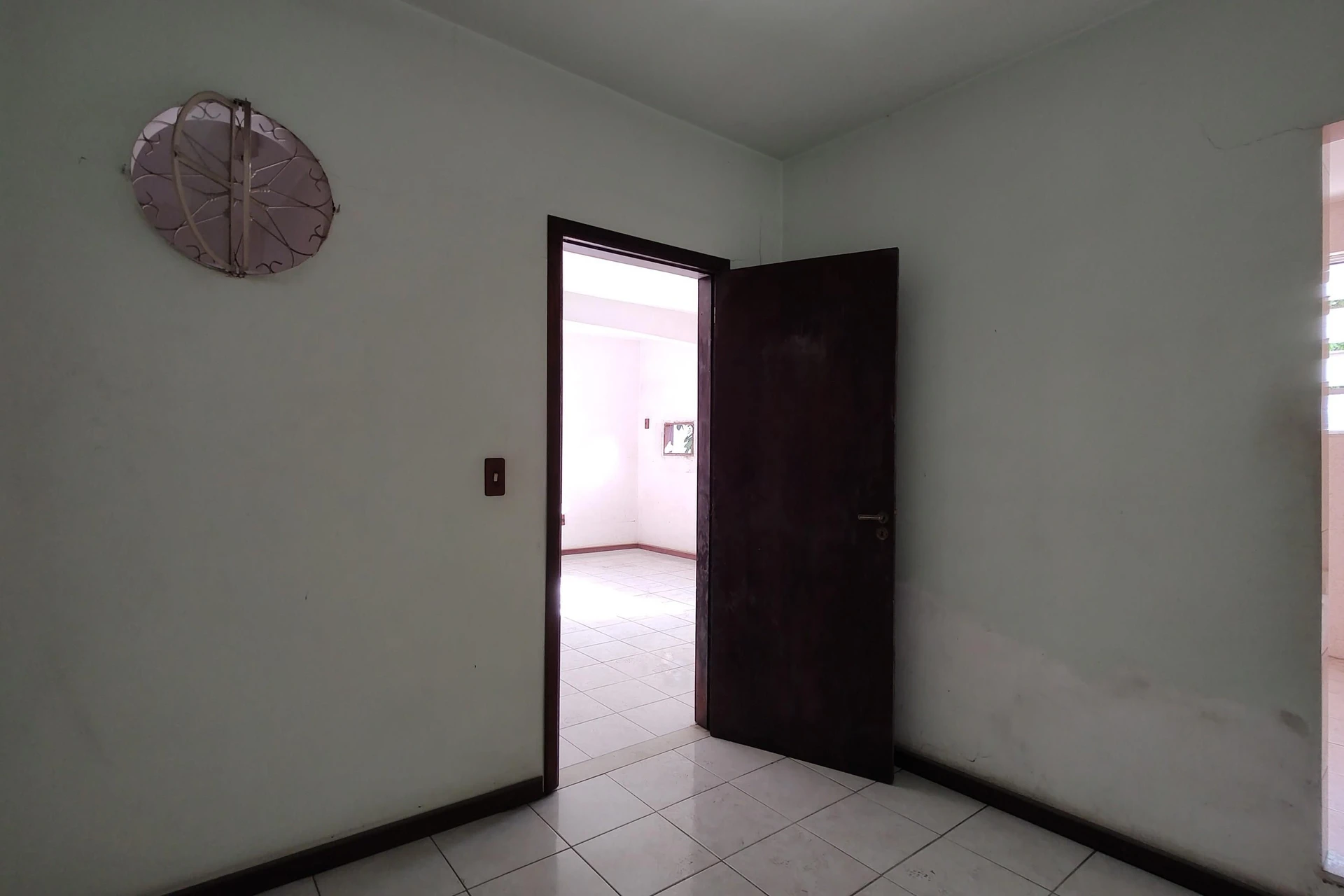 Unfurnished house with 4 bedrooms and private garden — photo 62