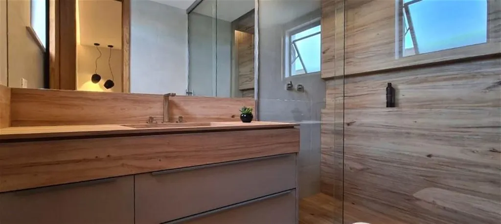 House with 5 en-suite bedrooms and 665 m² garden — photo 18