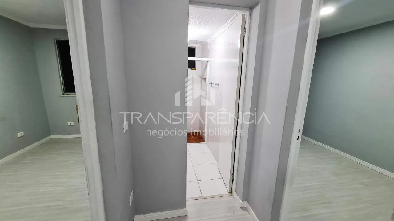 Wood or laminate floors in a 2-bedroom apartment, 45 m² — photo 17