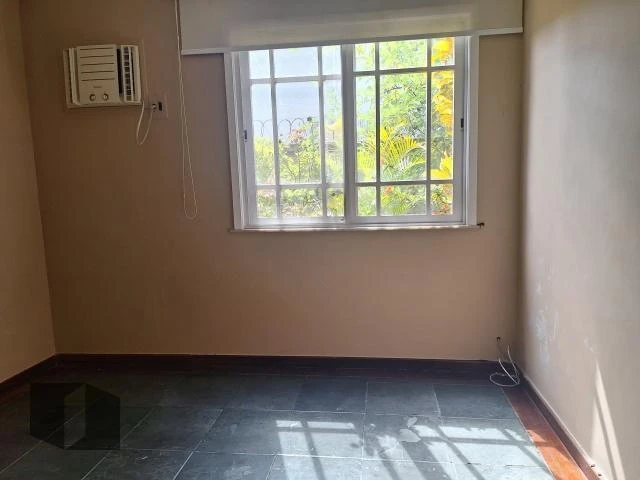 Condominium house with 4 bedrooms and 3 bathrooms — photo 20