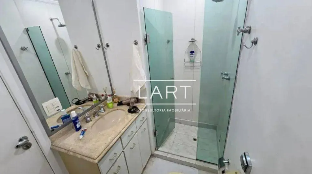 Furnished apartment, 170 m², with a glass-enclosed balcony — photo 14