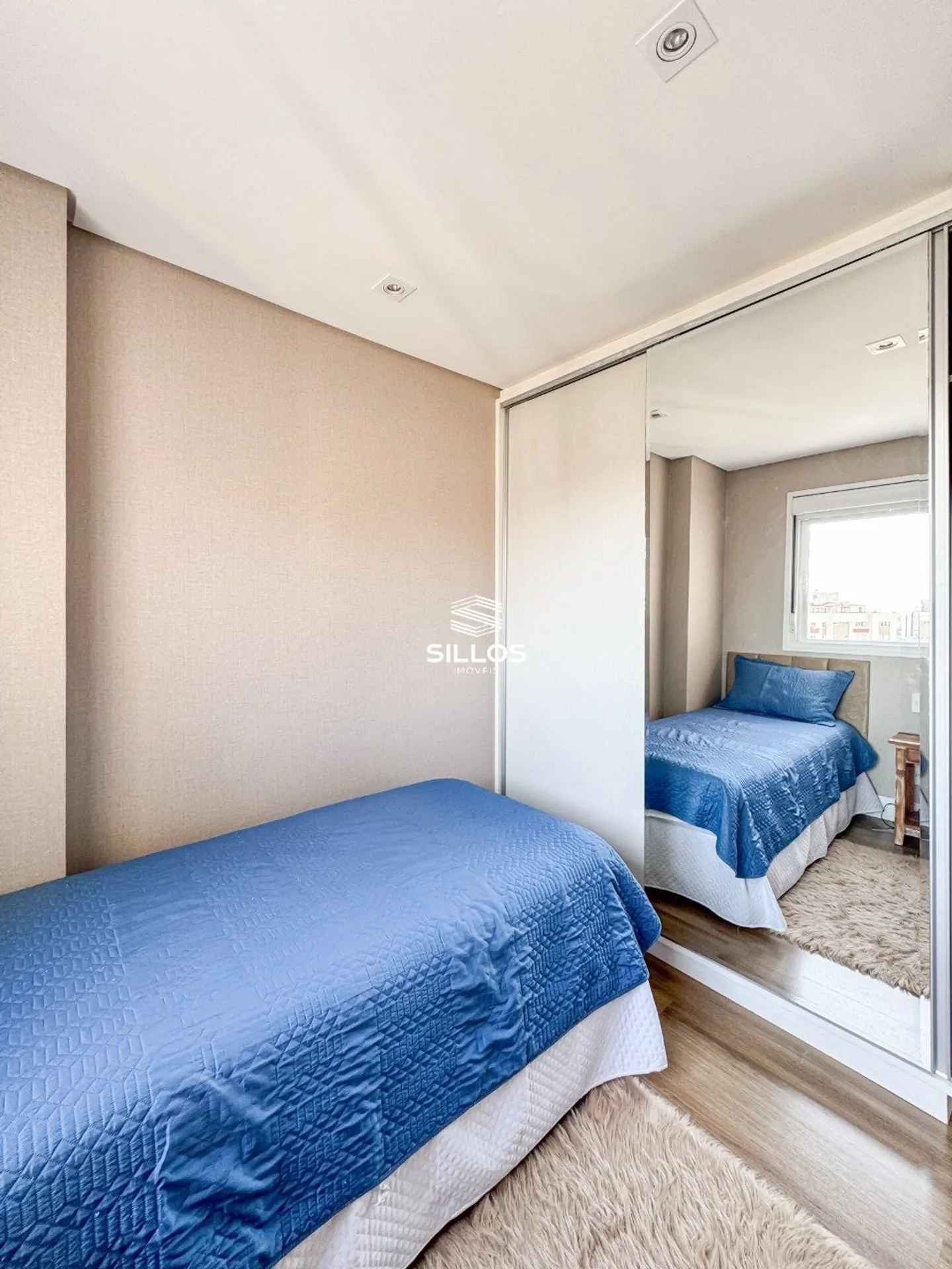 3-bedroom apartment with a bathtub in Curitiba — photo 32