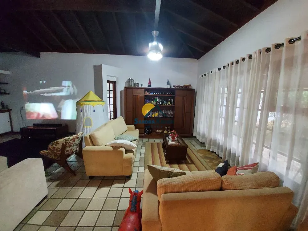 House with 4 bedrooms and 5 bathrooms for rent — photo 13