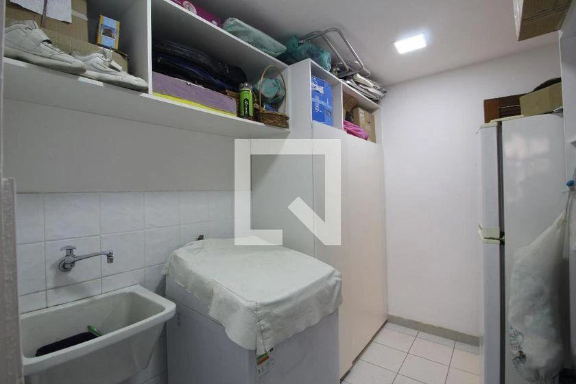 Furnished 4-bedroom apartment with 245 m² and glass balcony — photo 39