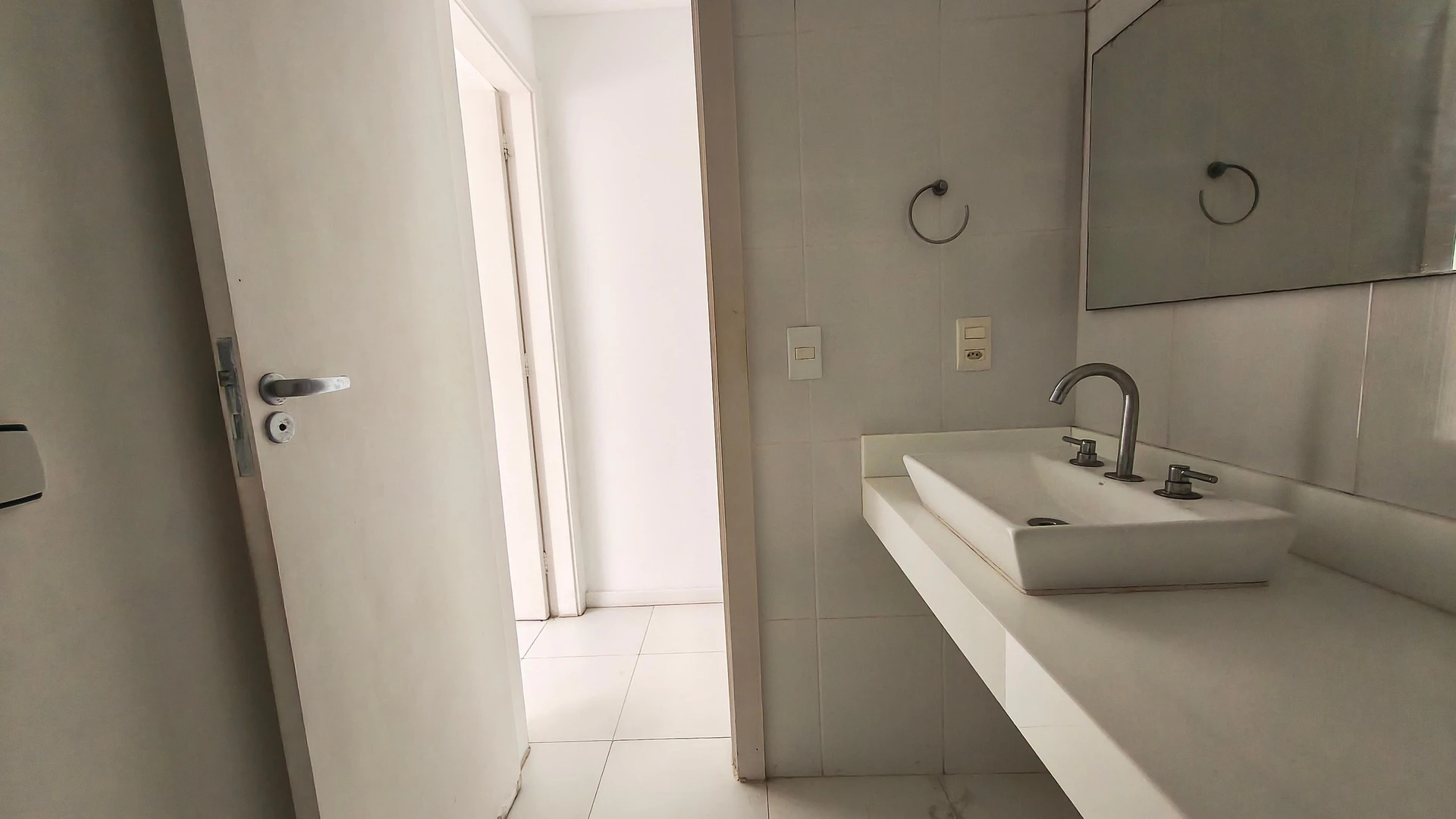 Apartment, 75 m², with a glass-enclosed balcony — photo 25